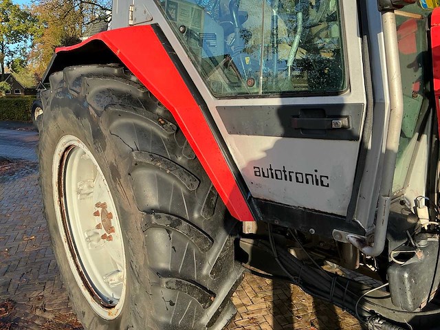 1993 massey ferguson 3085 vierwielaangedreven landbouwtractor met voorlader - afbeelding 5 van  32