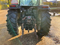 1993 massey ferguson 3085 vierwielaangedreven landbouwtractor met voorlader - afbeelding 8 van  32