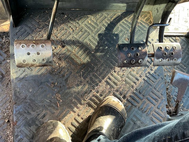 1993 massey ferguson 3085 vierwielaangedreven landbouwtractor met voorlader - afbeelding 14 van  32