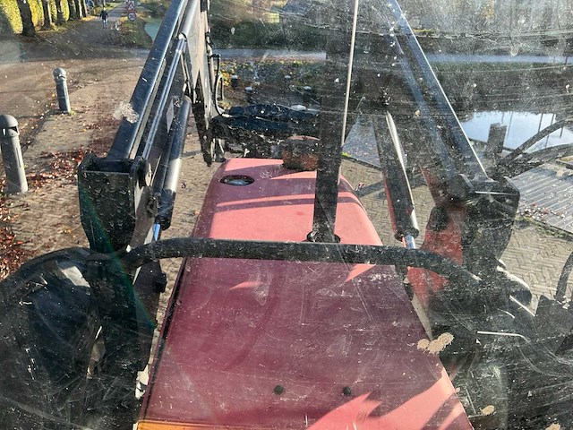 1993 massey ferguson 3085 vierwielaangedreven landbouwtractor met voorlader - afbeelding 18 van  32