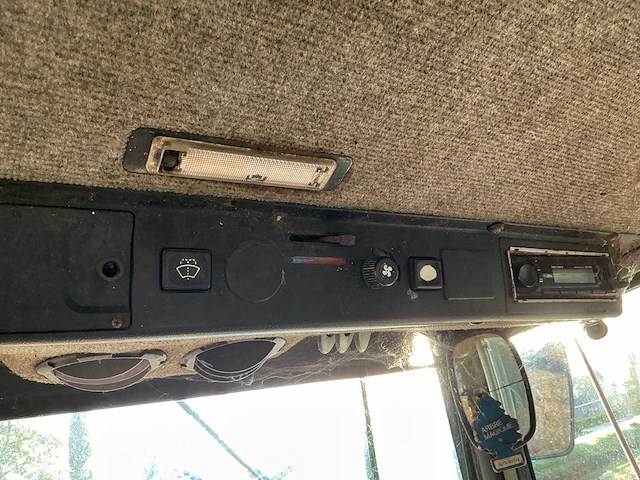 1993 massey ferguson 3085 vierwielaangedreven landbouwtractor met voorlader - afbeelding 20 van  32