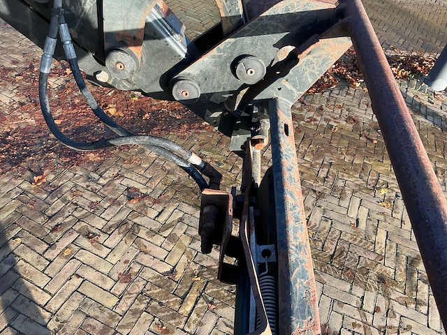 1993 massey ferguson 3085 vierwielaangedreven landbouwtractor met voorlader - afbeelding 25 van  32