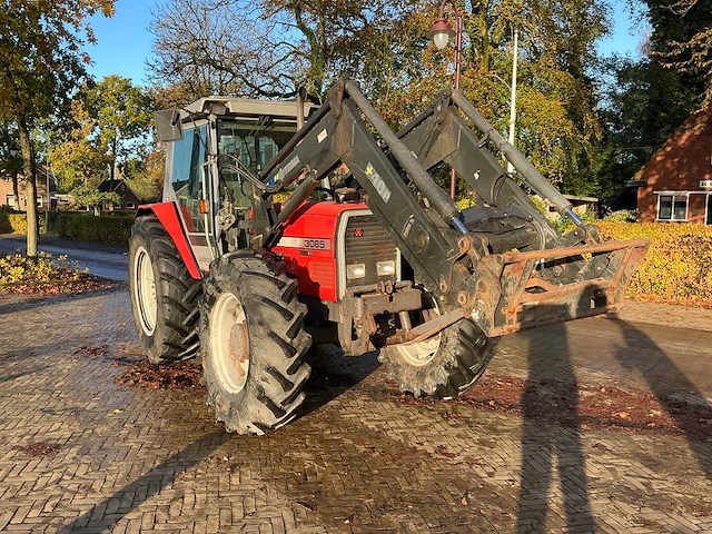 1993 massey ferguson 3085 vierwielaangedreven landbouwtractor met voorlader - afbeelding 23 van  32
