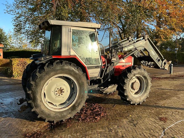 1993 massey ferguson 3085 vierwielaangedreven landbouwtractor met voorlader - afbeelding 29 van  32