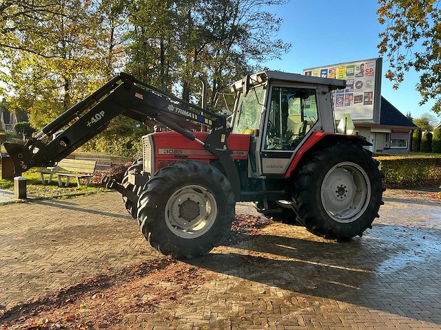 1993 massey ferguson 3085 vierwielaangedreven landbouwtractor met voorlader - afbeelding 30 van  32