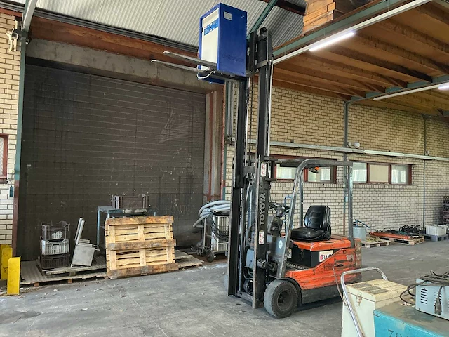 1993 toyota 5fbe18 vorkheftruck - afbeelding 1 van  19
