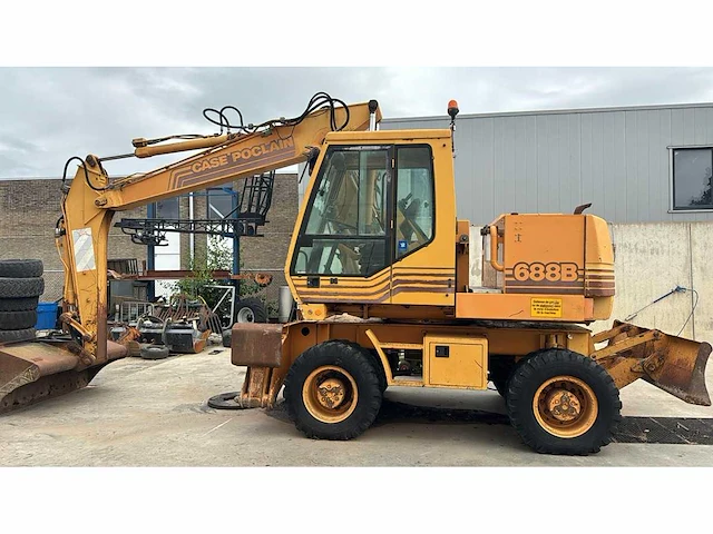1994 case poclain 688bp banden graafmachine - afbeelding 15 van  20