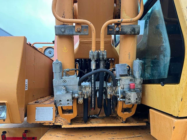 1994 case poclain 688bp banden graafmachine - afbeelding 19 van  20