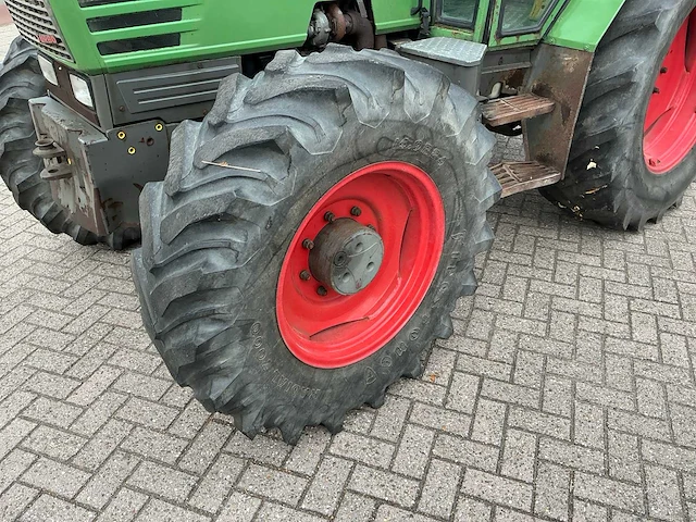 1994 fendt 304 lsa turbomatik vierwielaangedreven landbouwtractor - afbeelding 10 van  32