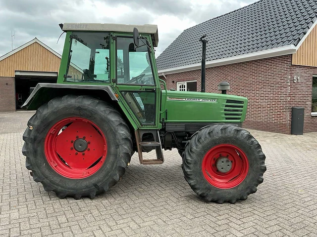 1994 fendt 304 lsa turbomatik vierwielaangedreven landbouwtractor - afbeelding 31 van  32
