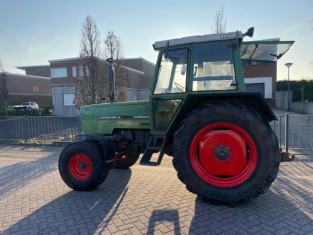 1994 fendt 306ls tweewielaangedreven landbouwtractor - afbeelding 11 van  14