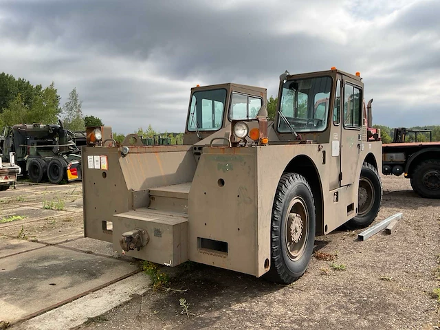 1994 grove mb-2 vliegtuigsleper - afbeelding 1 van  18