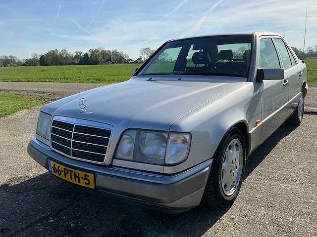 1994 mercedes-benz e-klasse e 320 oldtimer - afbeelding 2 van  43