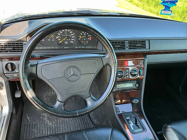 1994 mercedes-benz e-klasse e 320 oldtimer - afbeelding 18 van  43