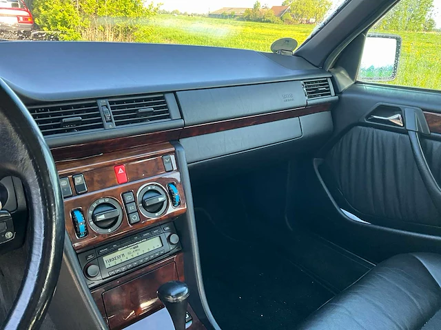 1994 mercedes-benz e-klasse e 320 oldtimer - afbeelding 20 van  43