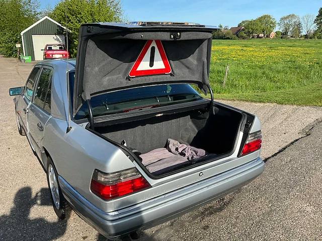 1994 mercedes-benz e-klasse e 320 oldtimer - afbeelding 33 van  43