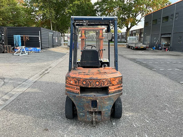 1994 toyota fd25 diesel vorkheftruck - afbeelding 17 van  22