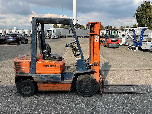 1994 toyota fd25 diesel vorkheftruck - afbeelding 19 van  22