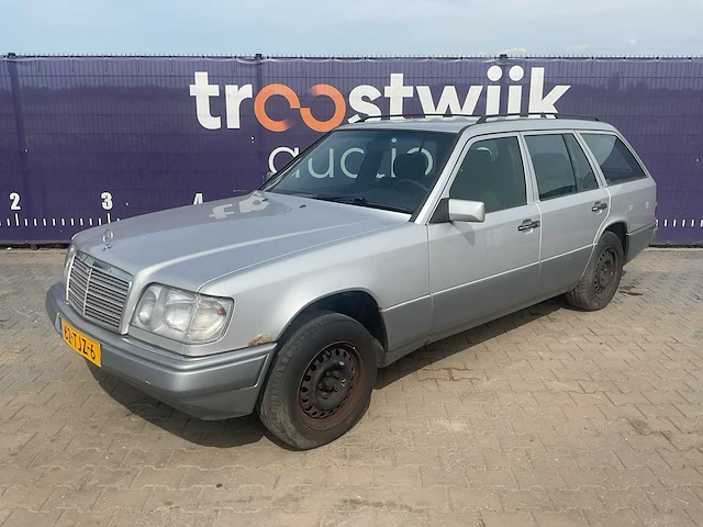 1995 - mercedes-benz - e-klasse combi - 220 - personenauto - afbeelding 1 van  11