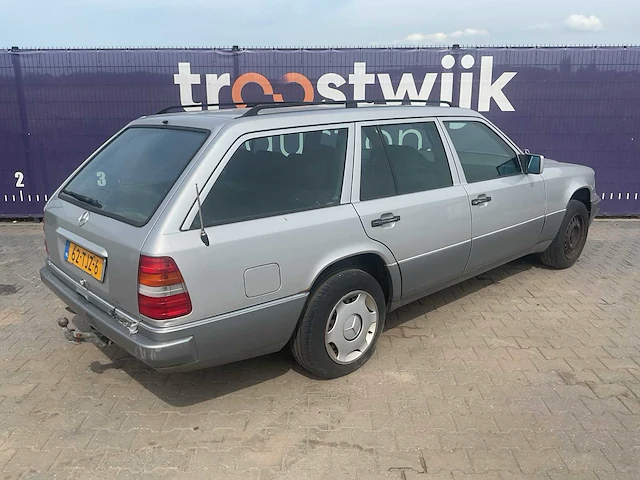 1995 - mercedes-benz - e-klasse combi - 220 - personenauto - afbeelding 5 van  11