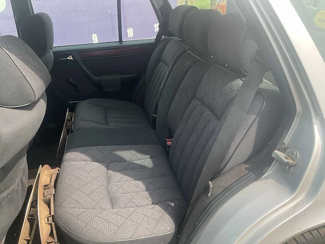1995 - mercedes-benz - e-klasse combi - 220 - personenauto - afbeelding 7 van  11