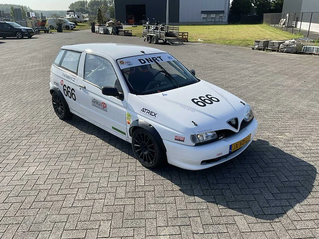 1995 alfa romeo 145 raceauto - afbeelding 34 van  38