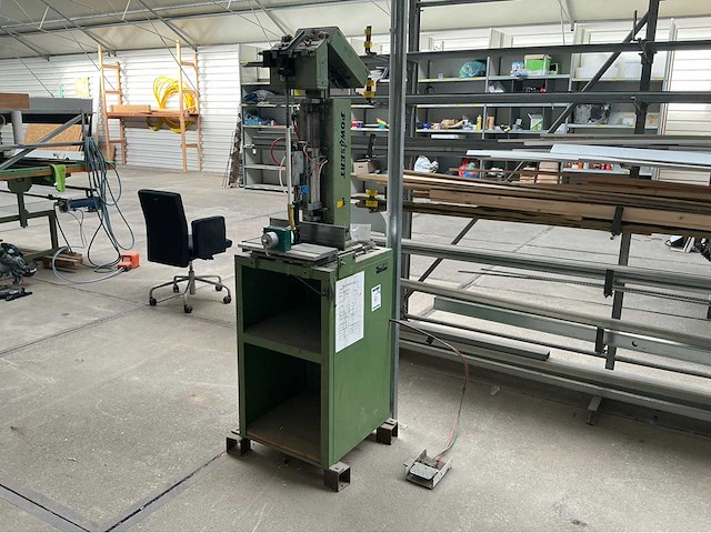 1995 calvet automatische schroefmachine - afbeelding 1 van  18