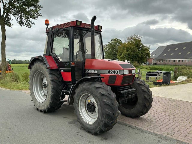 1995 case ih 4230 xl vierwielaangedreven landbouwtractor - afbeelding 34 van  38