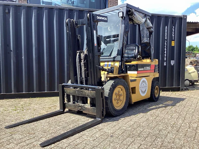 1995 daewoo 320s vorkheftruck - afbeelding 1 van  17