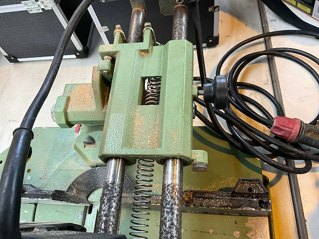 1995 elektra beckum kgs 300 afkortcirkelzaagmachine - afbeelding 5 van  6