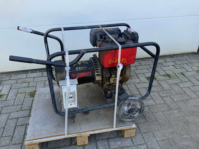 1995 europower 5000d stroomgenerator - afbeelding 1 van  6
