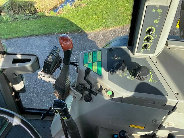 1995 fendt favorit 512c turboshift vierwielaangedreven landbouwtractor met voorlader - afbeelding 29 van  47