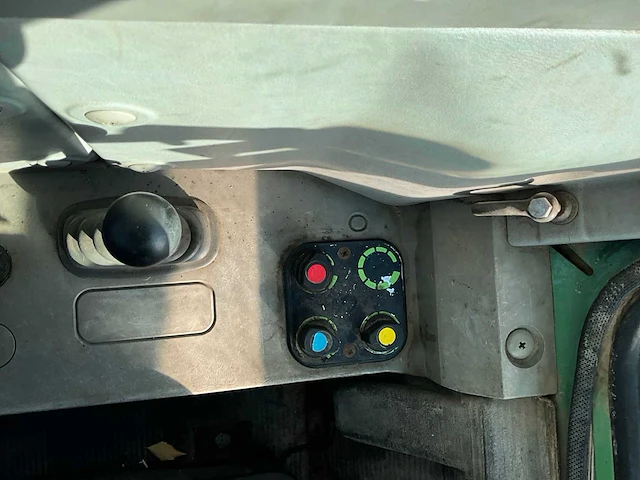 1995 fendt favorit 512c turboshift vierwielaangedreven landbouwtractor met voorlader - afbeelding 32 van  47