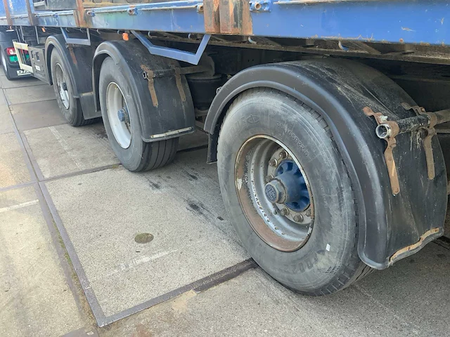 1995 floor flo-17-30h oplegger met hiab kraan - afbeelding 11 van  37