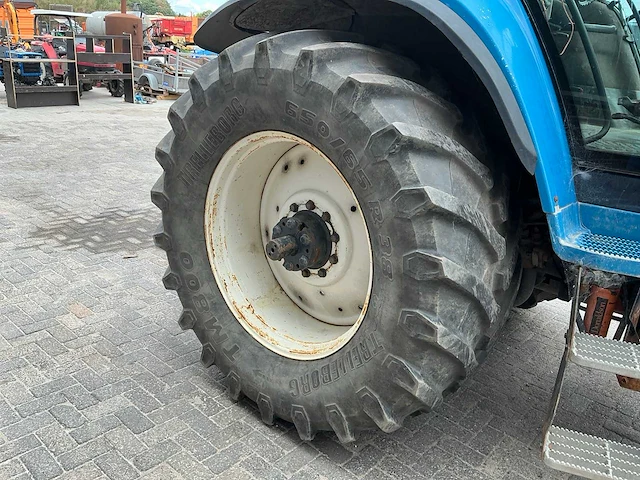 1995 ford 8670 new holland vierwielaangedreven landbouwtractor - afbeelding 7 van  38