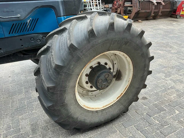 1995 ford 8670 new holland vierwielaangedreven landbouwtractor - afbeelding 8 van  38
