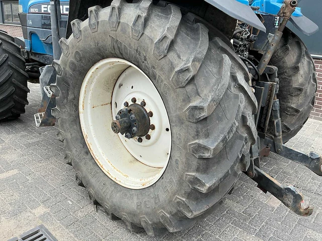1995 ford 8670 new holland vierwielaangedreven landbouwtractor - afbeelding 10 van  38