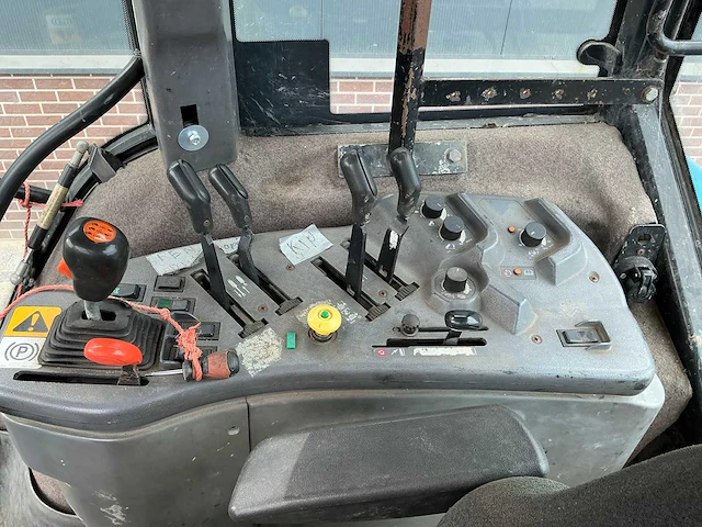 1995 ford 8670 new holland vierwielaangedreven landbouwtractor - afbeelding 18 van  38
