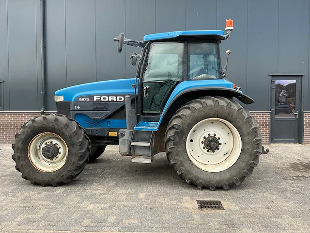 1995 ford 8670 new holland vierwielaangedreven landbouwtractor - afbeelding 12 van  38