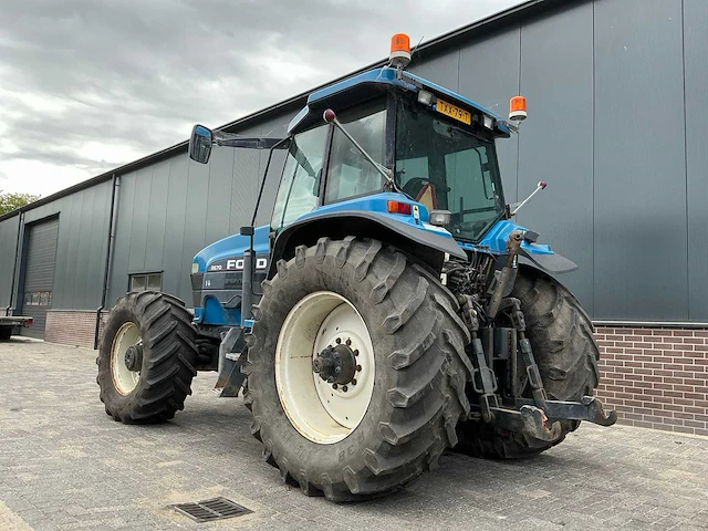 1995 ford 8670 new holland vierwielaangedreven landbouwtractor - afbeelding 23 van  38