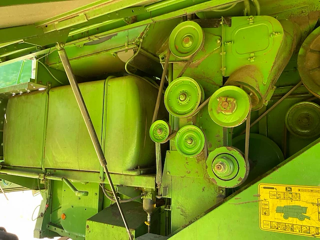 1995 john deere 2056 maaidorser - afbeelding 14 van  41