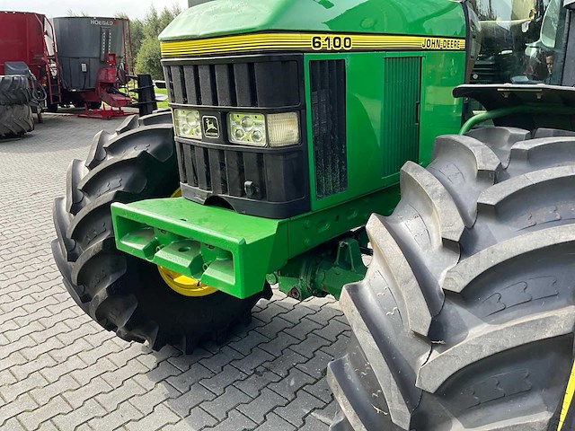 1995 john deere 6100 vierwielaangedreven landbouwtractor - afbeelding 6 van  38