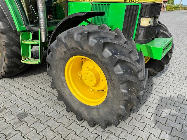 1995 john deere 6100 vierwielaangedreven landbouwtractor - afbeelding 14 van  38