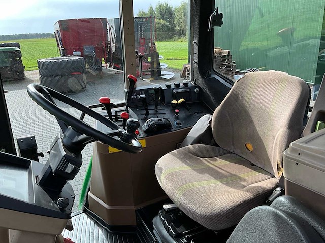 1995 john deere 6100 vierwielaangedreven landbouwtractor - afbeelding 19 van  38