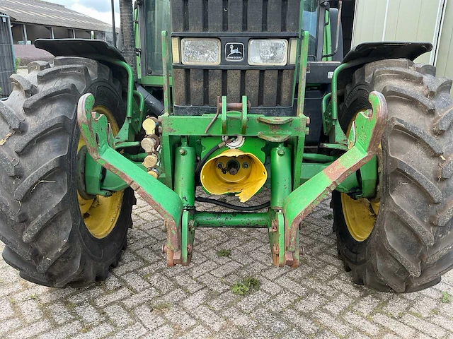 1995 john deere 6300 vierwielaangedreven landbouwtractor - afbeelding 2 van  41