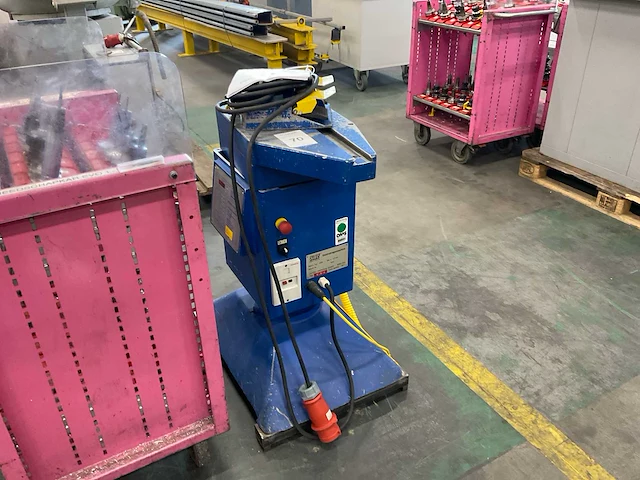 1995 jutec modell 6000 buigmachine - afbeelding 1 van  8