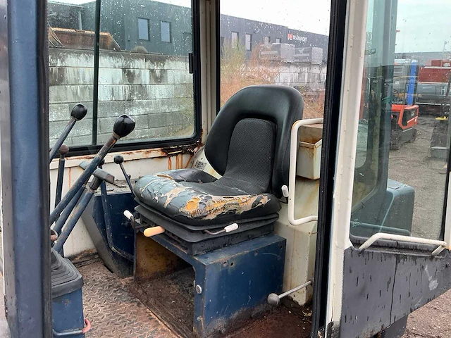 1995 komatsu pc 10-6 minigraafmachine - afbeelding 16 van  34