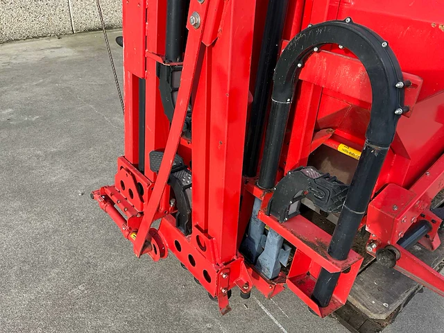 1995 kuhn aero 2112 pneumatische kunstmeststrooier - afbeelding 4 van  20