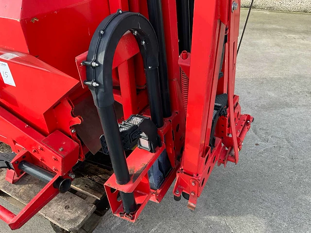 1995 kuhn aero 2112 pneumatische kunstmeststrooier - afbeelding 17 van  20