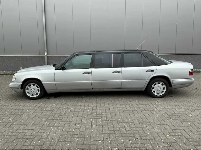 1995 mercedes-benz e200d limousine - afbeelding 29 van  34